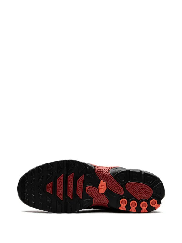 NIKE AIR MAX PLUS BLACK DRAGON RED